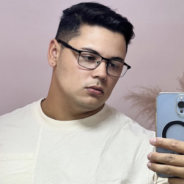 Armação de Óculos AQ240503 Retangular Preto e Vermelho